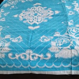 Oversized bath towel NWT